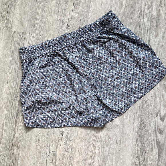 Athleta Hudson Board Shorts Womens 14 Geometric Drawstring stretch - Picture 2 of 8